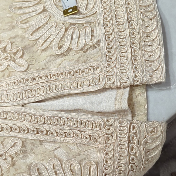 SUE WONG EMBROIDERED AND LACE COCKTAIL DRESS - Picture 14 of 15